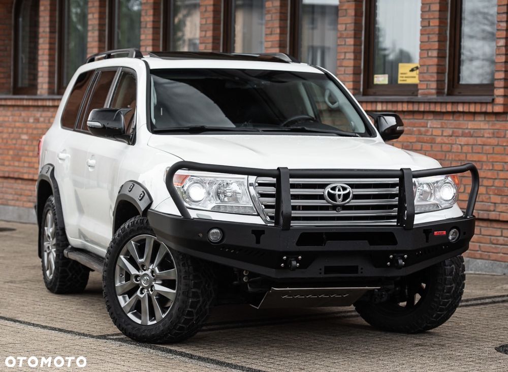 Toyota Land Cruiser - 1