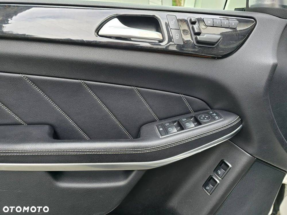 Mercedes-Benz GL - 22