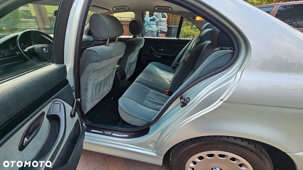 BMW Seria 5 523i - 34