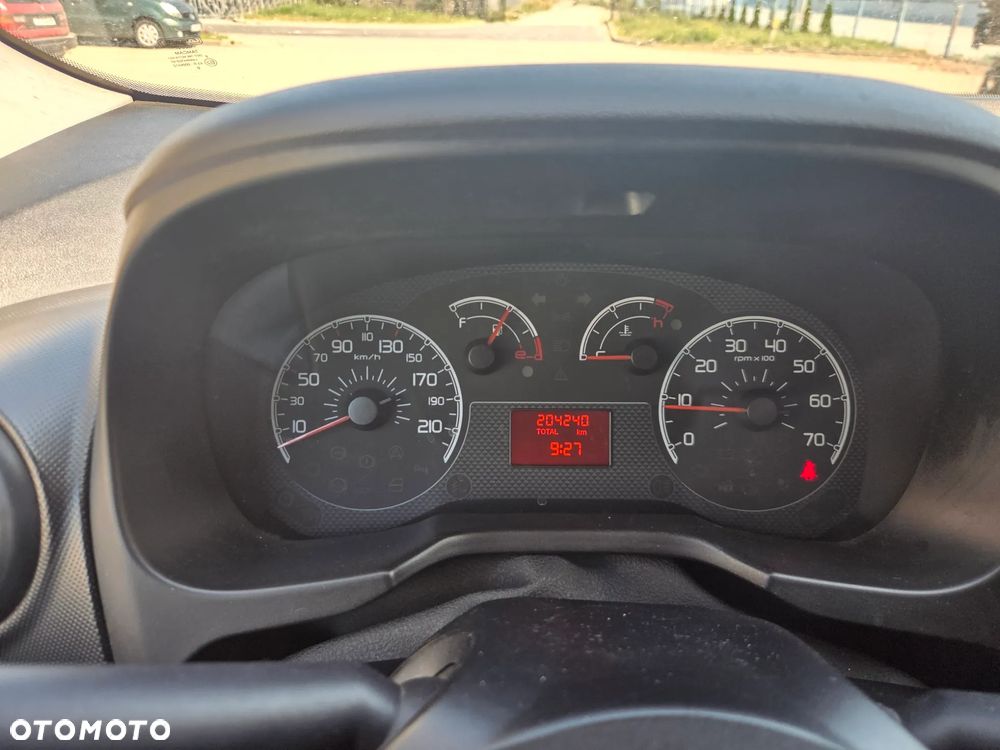 Fiat Fiorino Kombi Base - 15