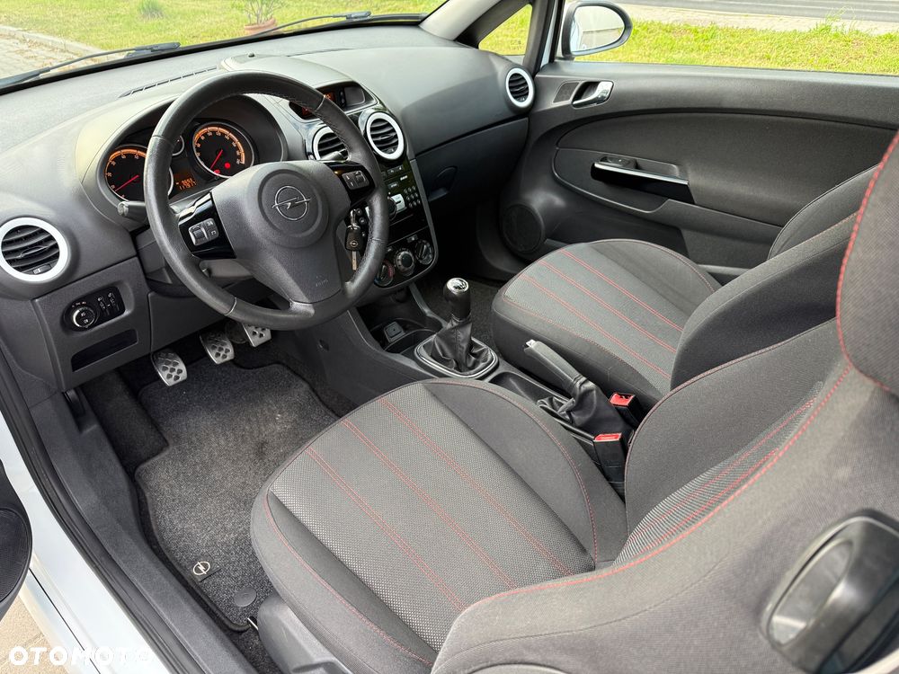 Opel Corsa 1.4 16V Sport - 12