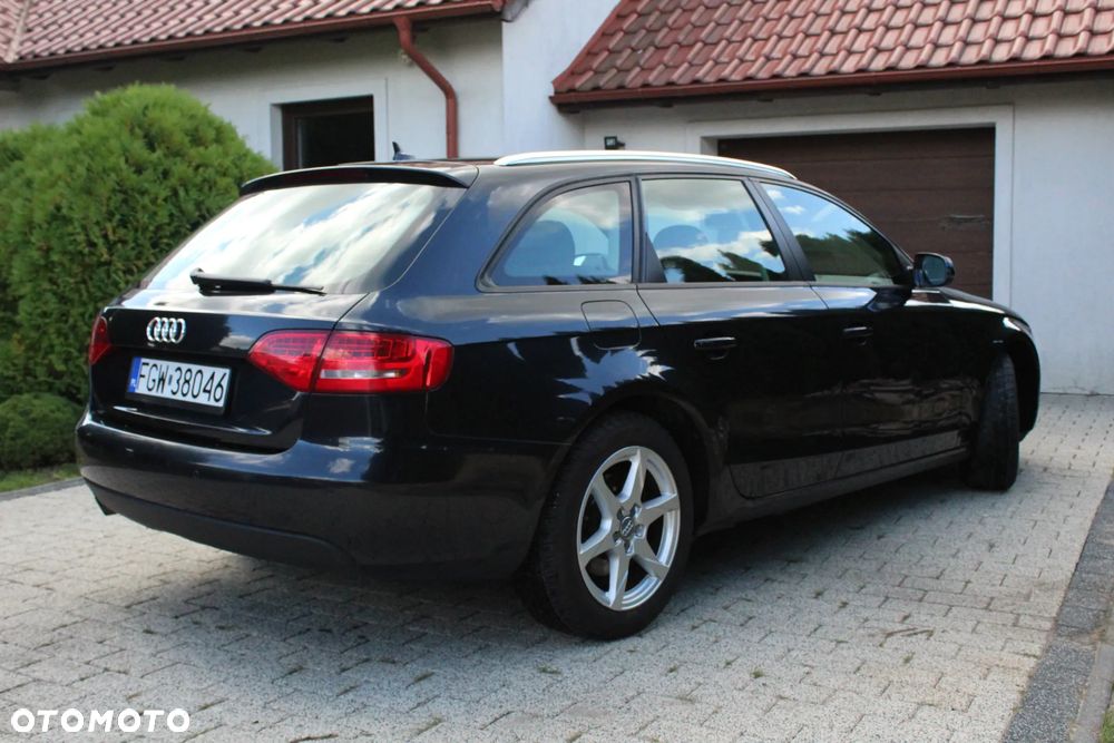 Audi A4 Avant 2011 photo 4
