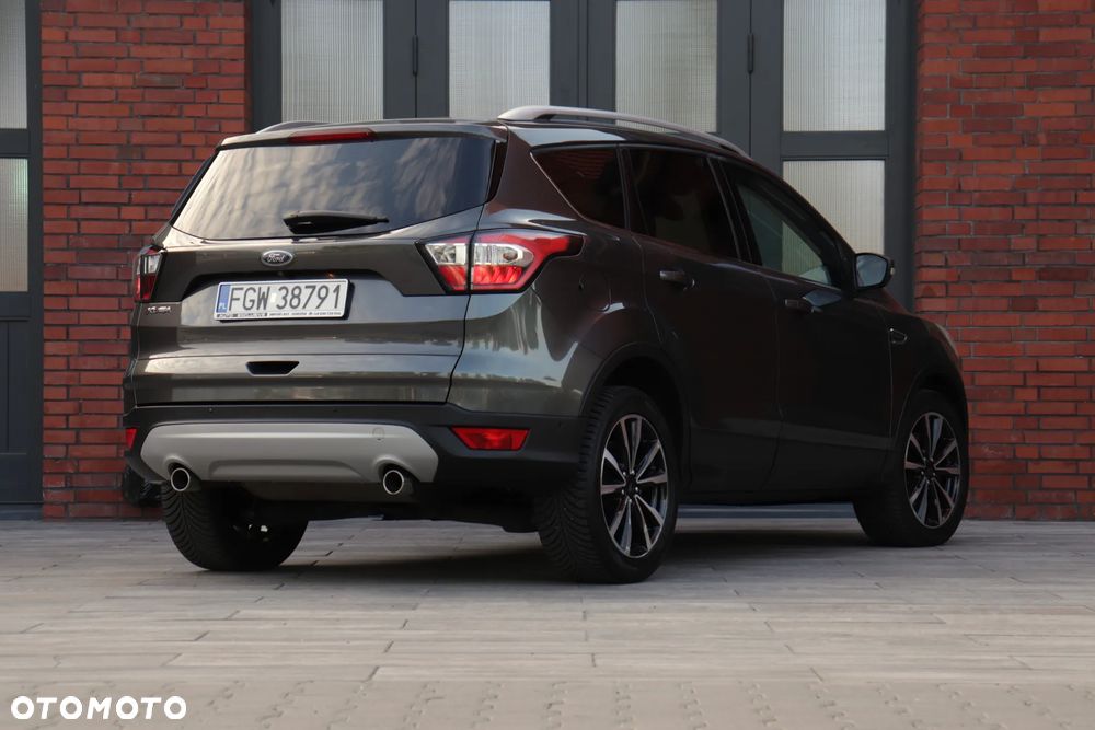 Ford Kuga 2.0 TDCi 2x4 Titanium - 9