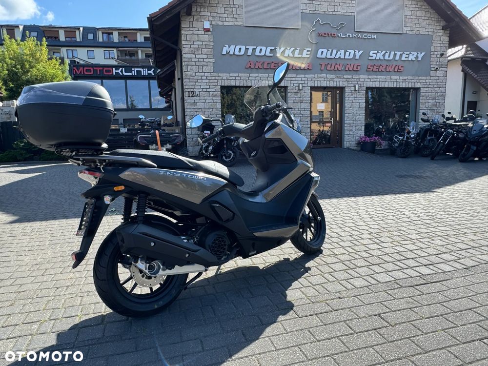 Kymco Skytown - 2