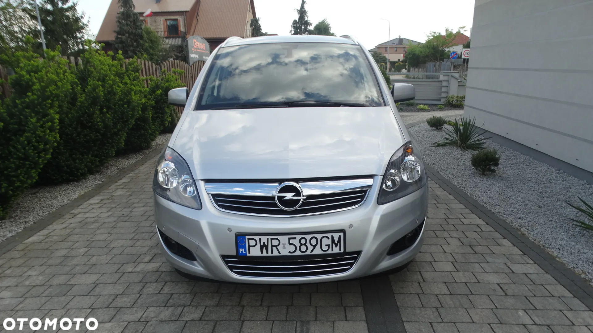 Opel Zafira 1.8 Cosmo - 2