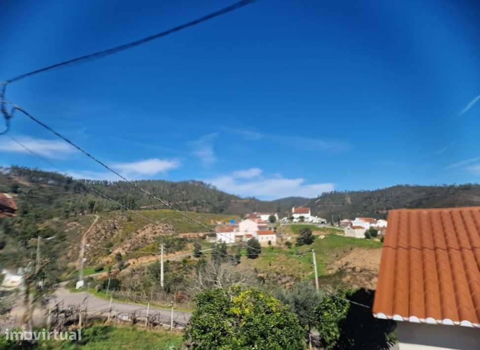 Moradia c/ 2 pisos p/ recuperação total em Cercadas - Vila de Rei - Grande imagem: 2/15