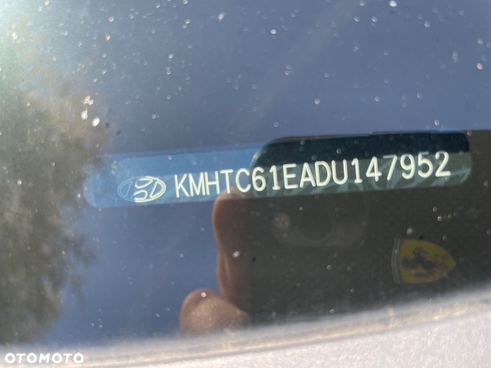 Hyundai Veloster 1.6 Turbo Style - 24