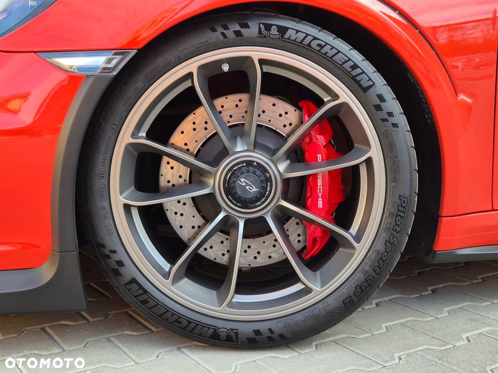 Porsche 911 GT3 RS - 12