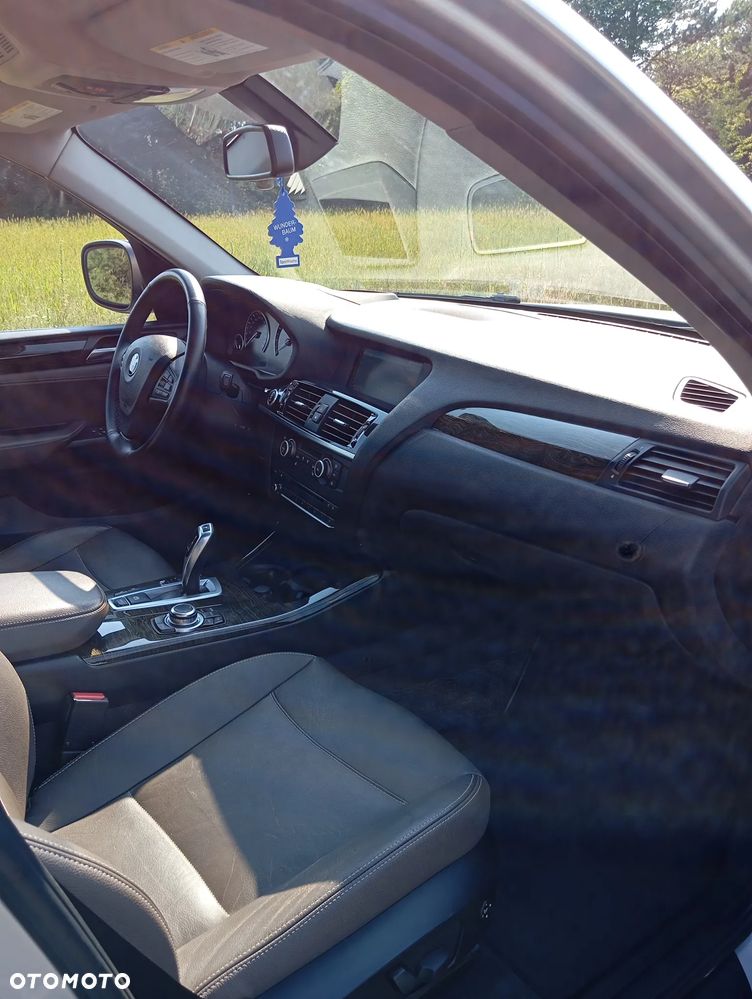 BMW X3 28i xDrive - 11