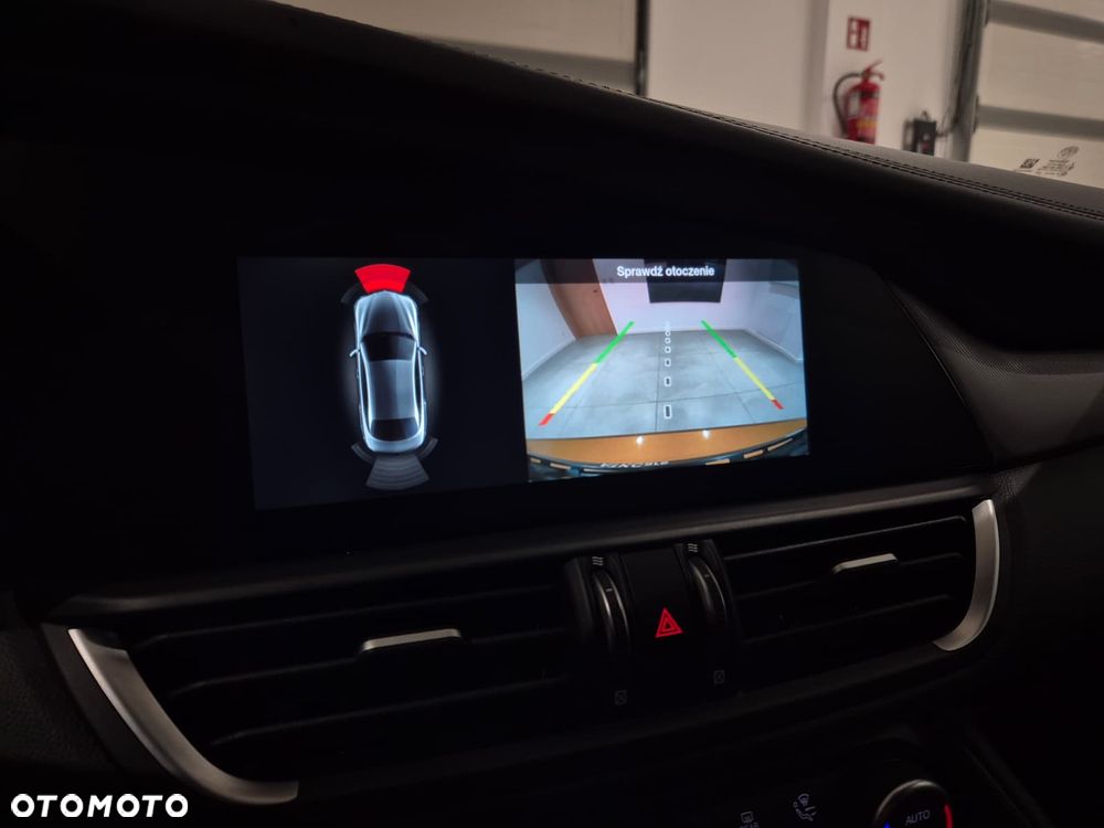 Alfa Romeo Giulia 2.0 Turbo Veloce Q4 - 12