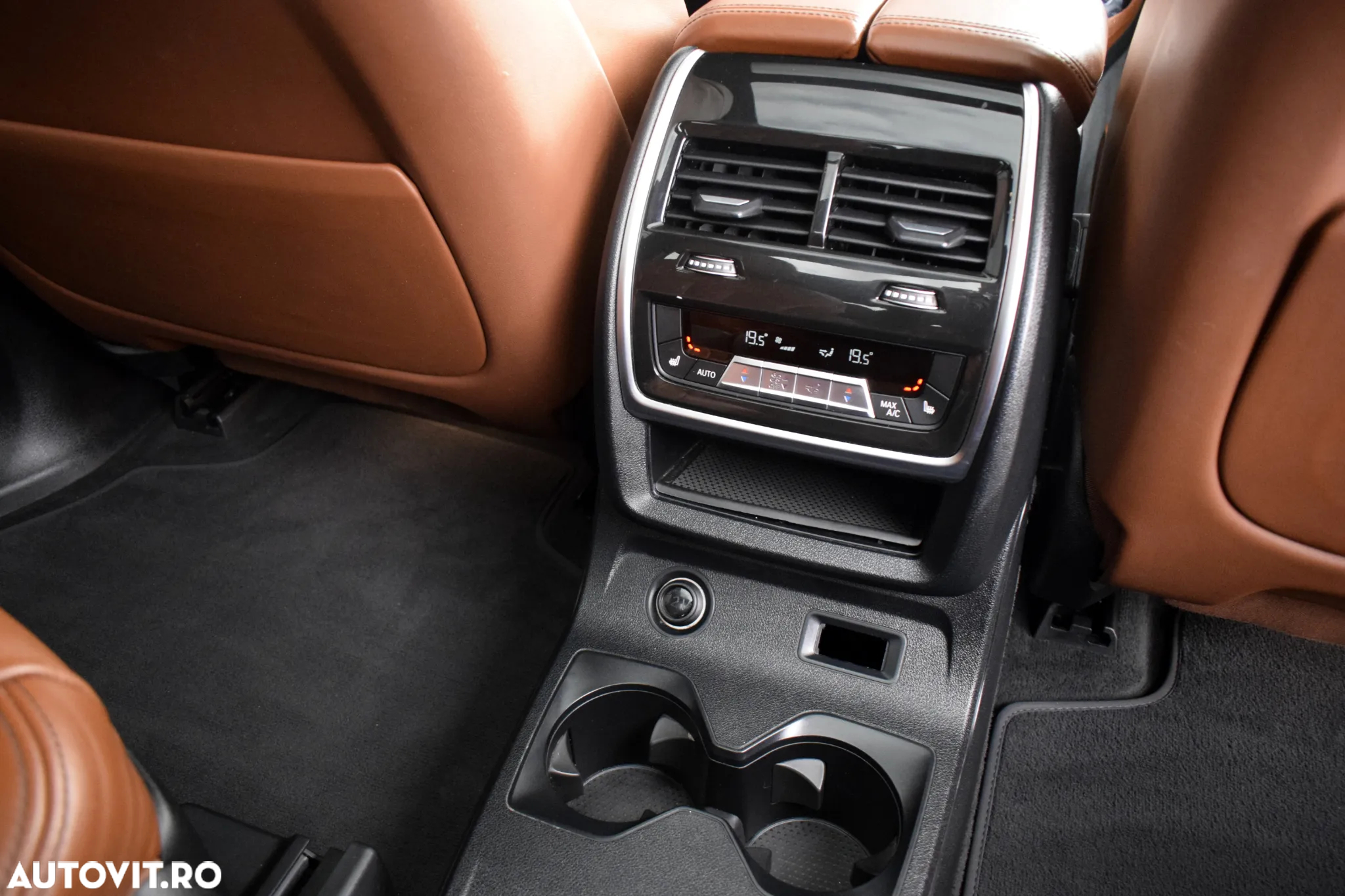 BMW X7 M60i xDrive AT MHEV - 27