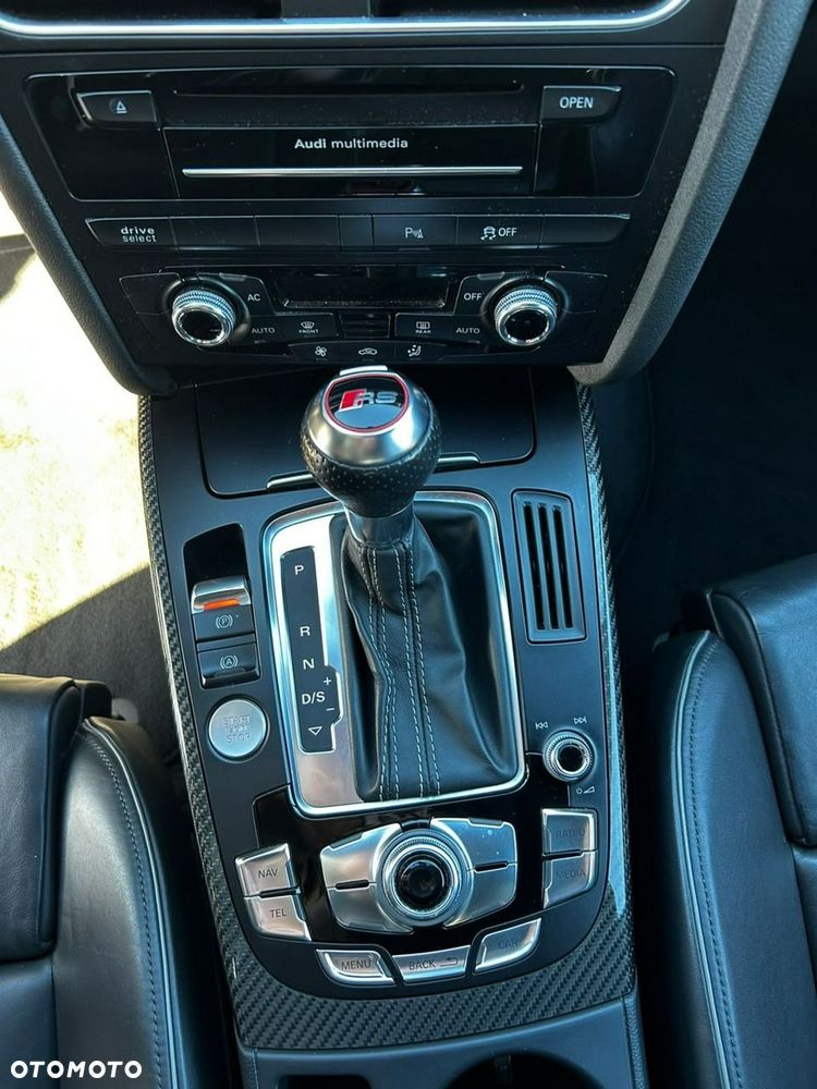 Audi RS4 Avant - 13