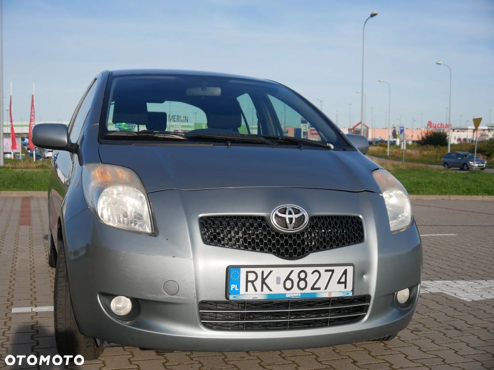 Toyota Yaris - 1