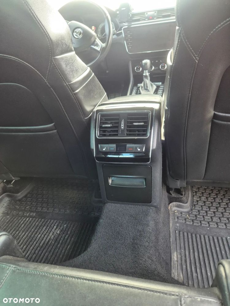 Skoda Superb 2.0 TDI 4x4 L&K DSG - 30