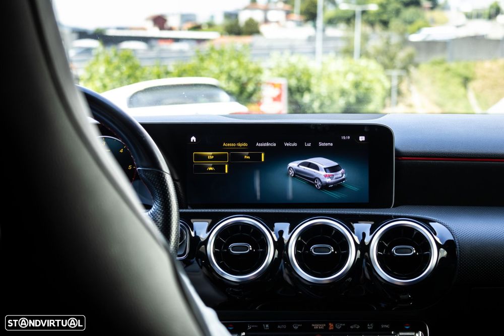 Mercedes-Benz A 180 d AMG Line - 40