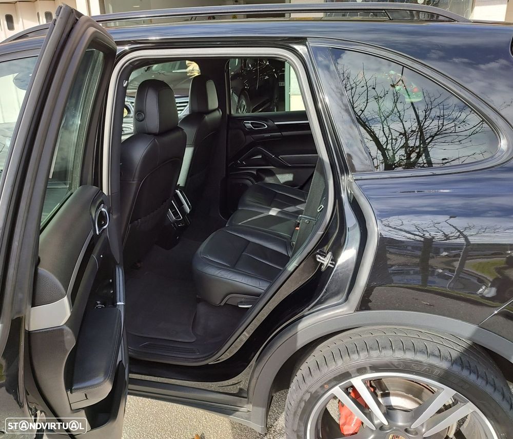 Porsche Cayenne Diesel Platinum Edition - 9