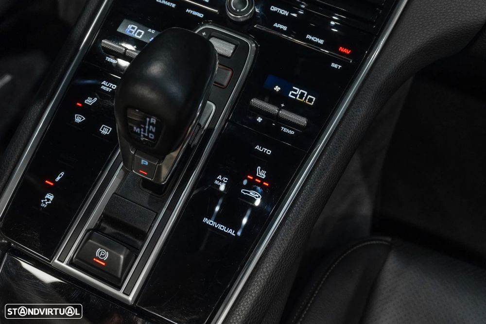 Porsche Panamera 4 E-Hybrid Platinum Edition - 20