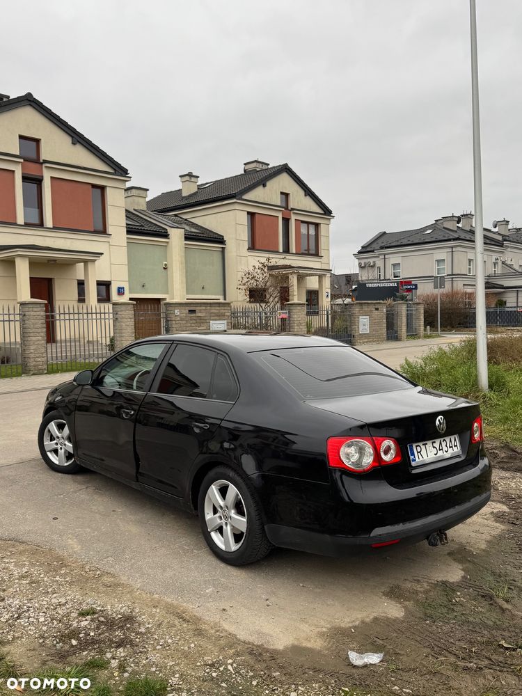 Volkswagen Jetta 1.9 TDI Trendline - 6