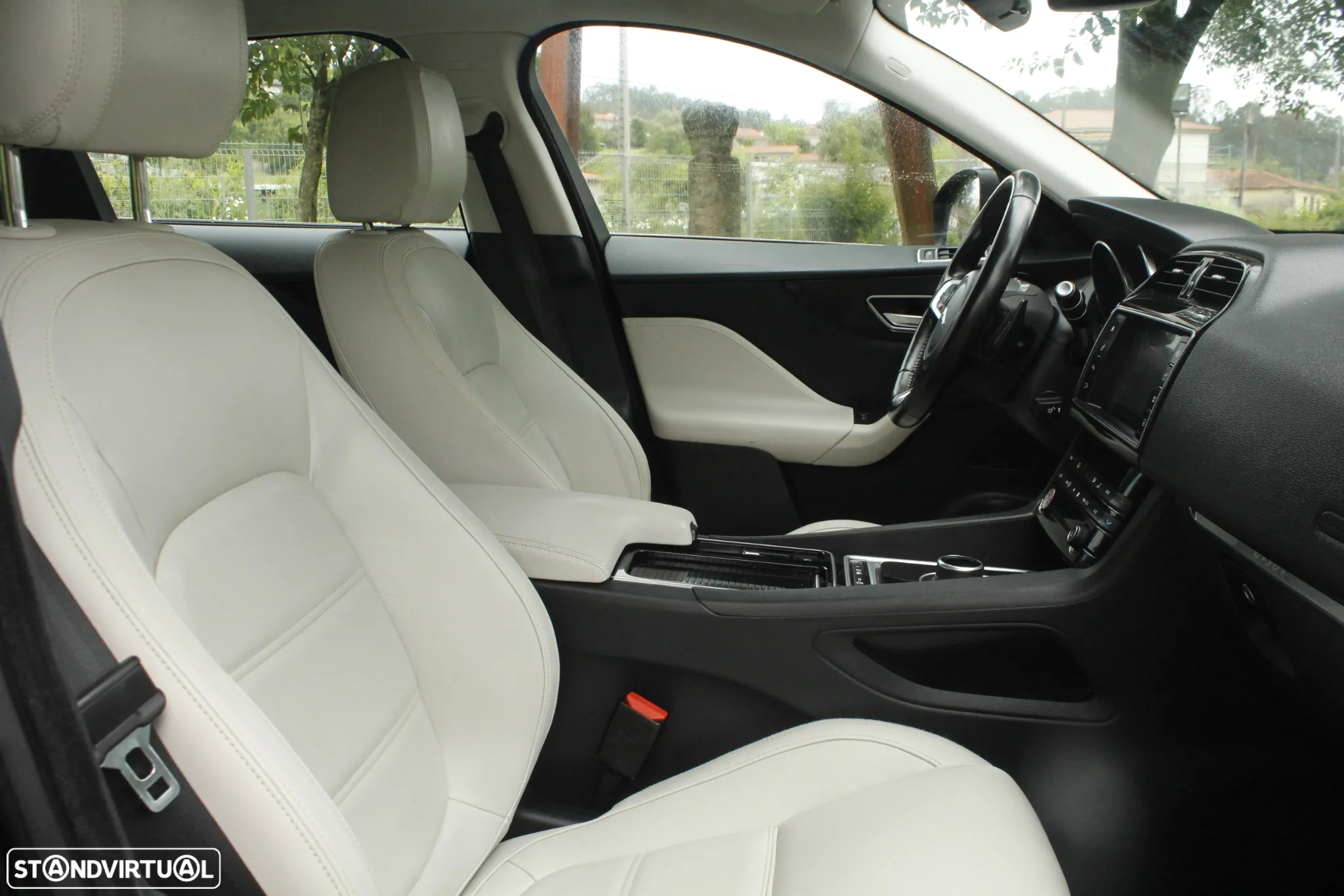 Jaguar F-Pace 2.0 i4D Prestige Aut. - 25