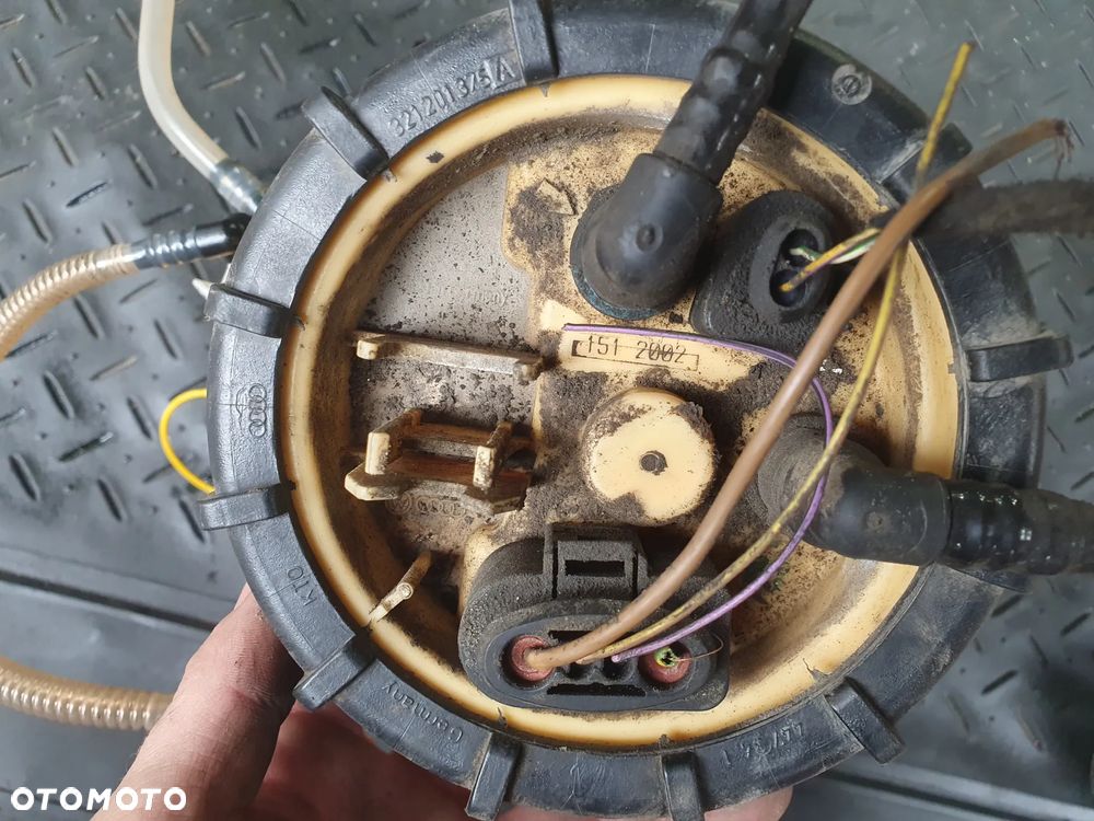 Pompa baku paliwa AUDI A4 CABRIO (8H7, B6, 8HE, B7) 8E0919050F 2.5L diesel - 3