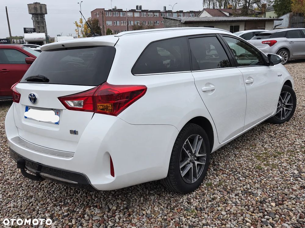 Toyota Auris 2015 photo 4