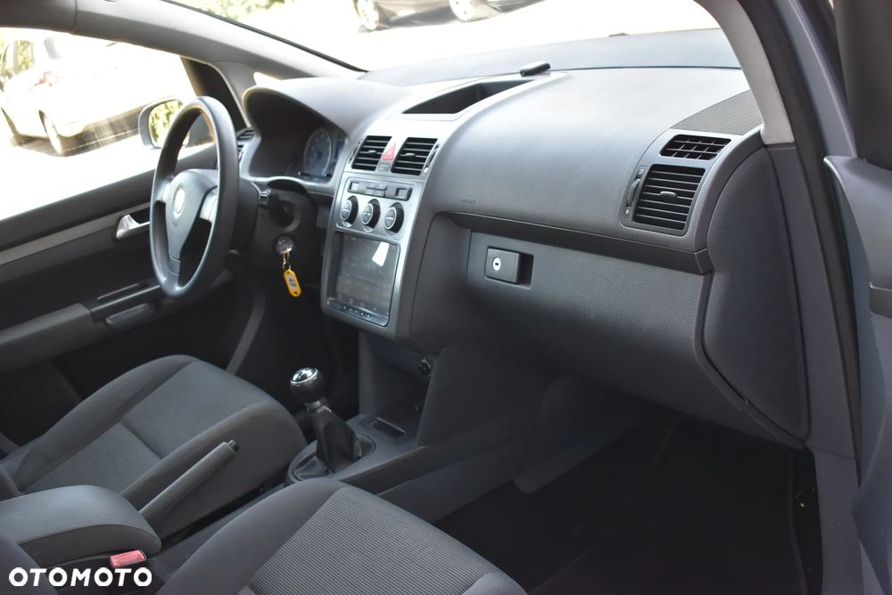 Volkswagen Touran 1.4 TSI Cross - 11