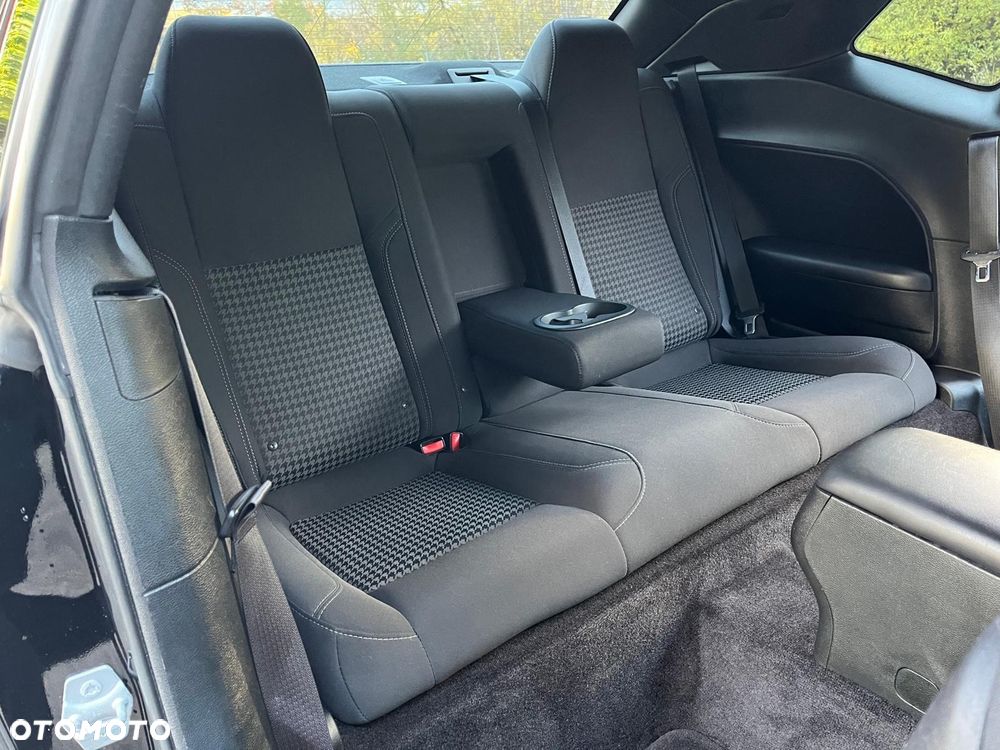 Dodge Challenger - 19