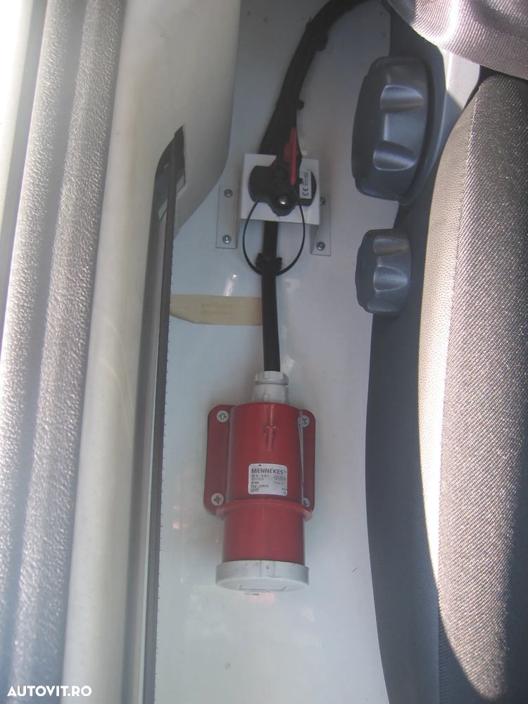 Peugeot BOXER FRIG CARRIER , DOUA CAMERE FRIGORIFICE , PRIZA 220 - 23