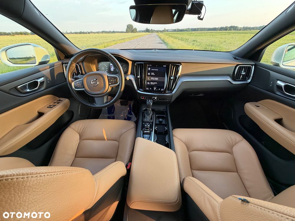 Volvo V60 D3 Momentum Pro - 12