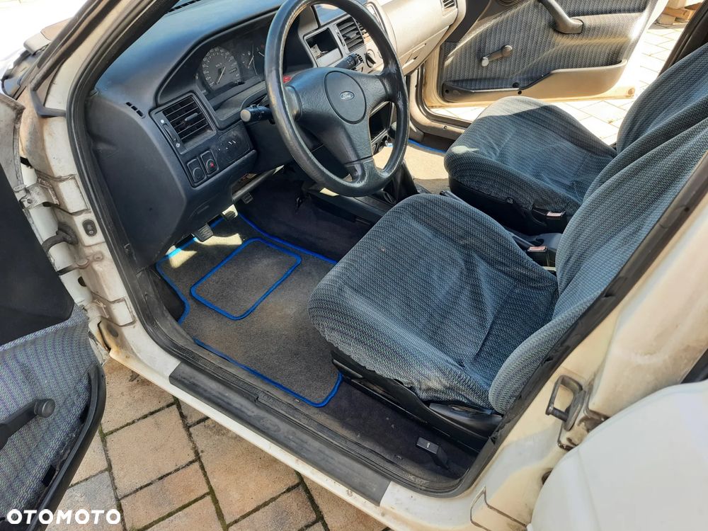Ford Escort Kombi 1.4 CLX - 8