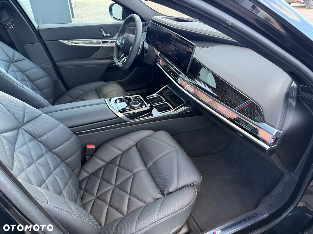 BMW Seria 7 740d xDrive mHEV sport - 13