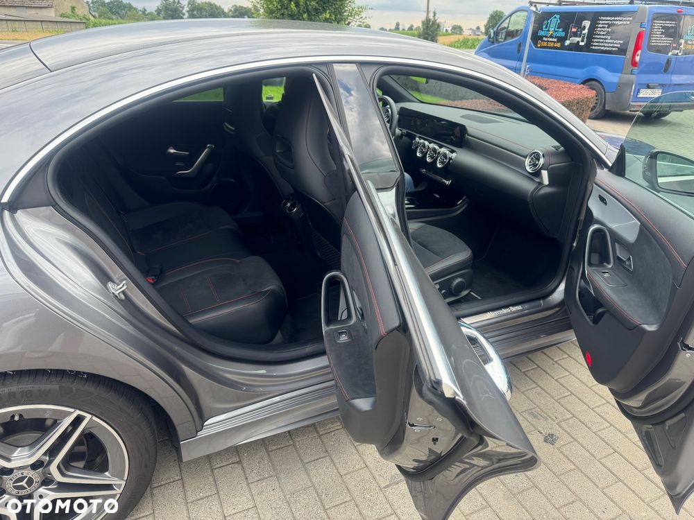 Mercedes-Benz CLA 200 AMG Line 7G-DCT - 13