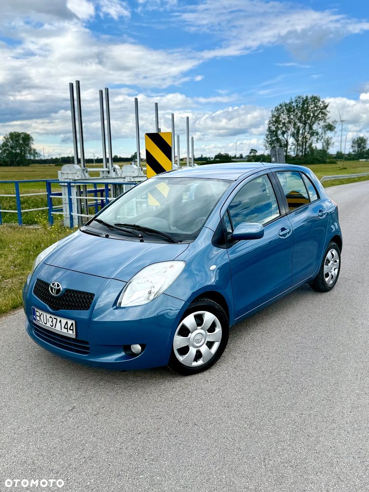 Toyota Yaris 1.3 Sol - 1