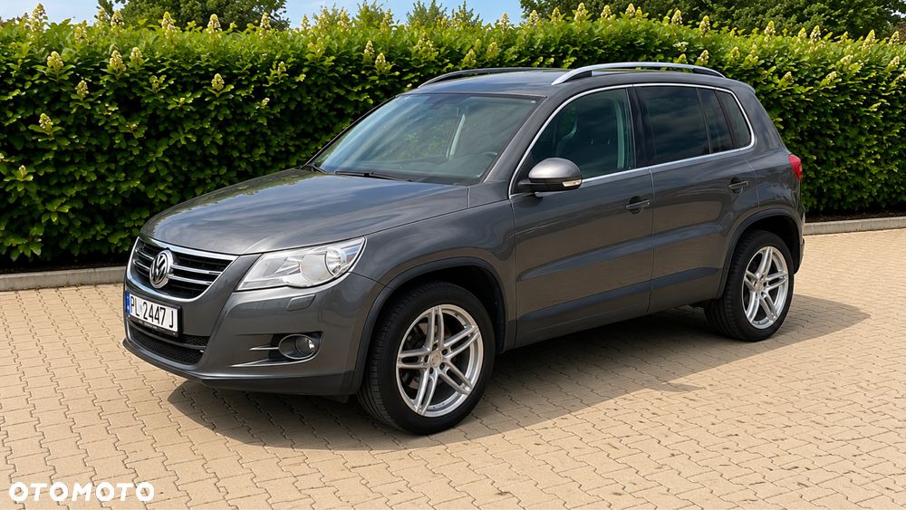 Volkswagen Tiguan - 1