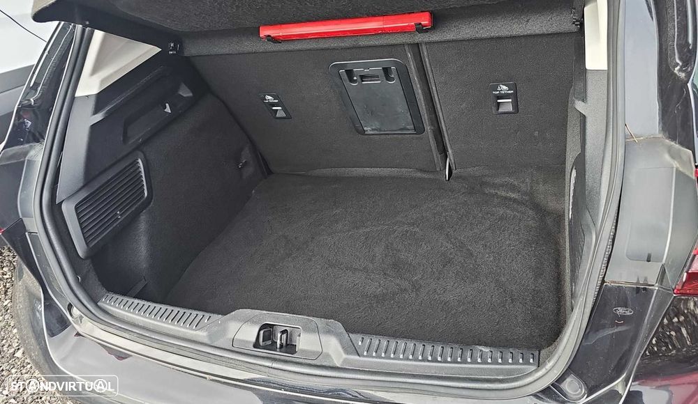 Ford Focus 1.0 EcoBoost MHEV Connected Design - 6