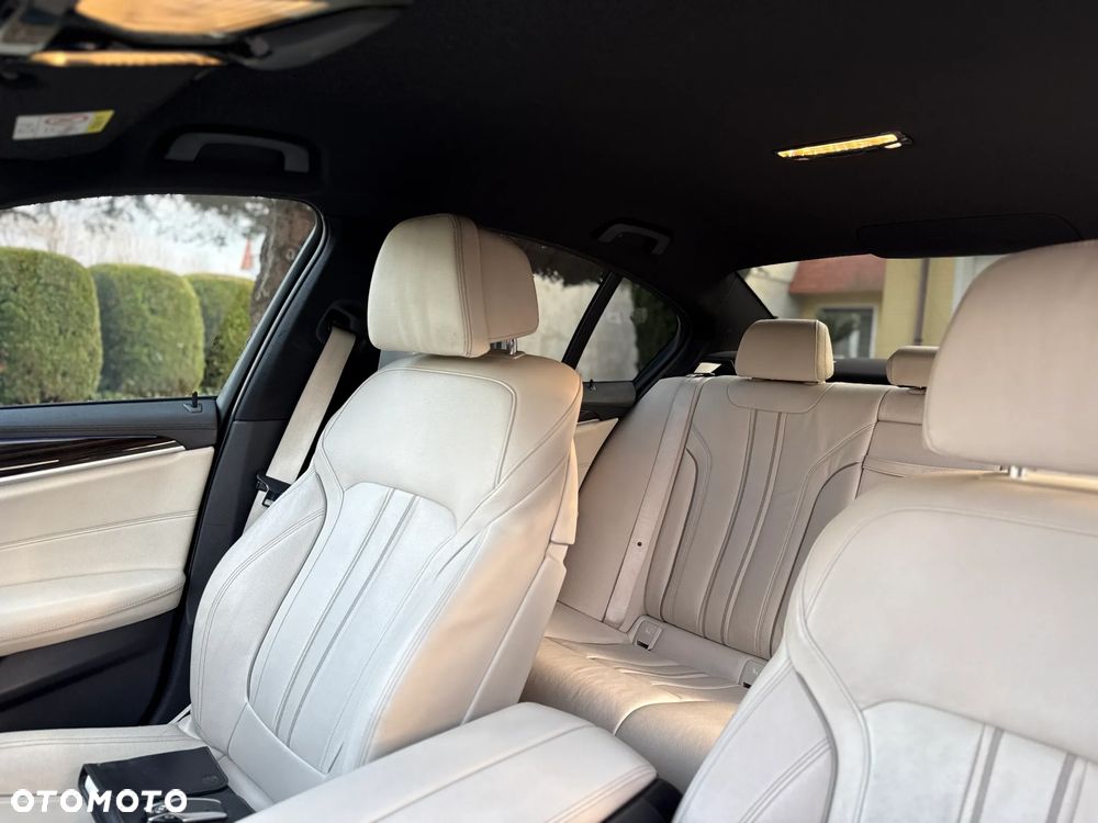 BMW Seria 5 520d xDrive M Sport sport - 26