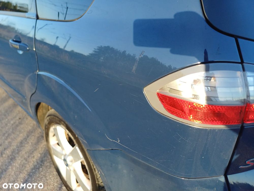Ford S-Max - 17