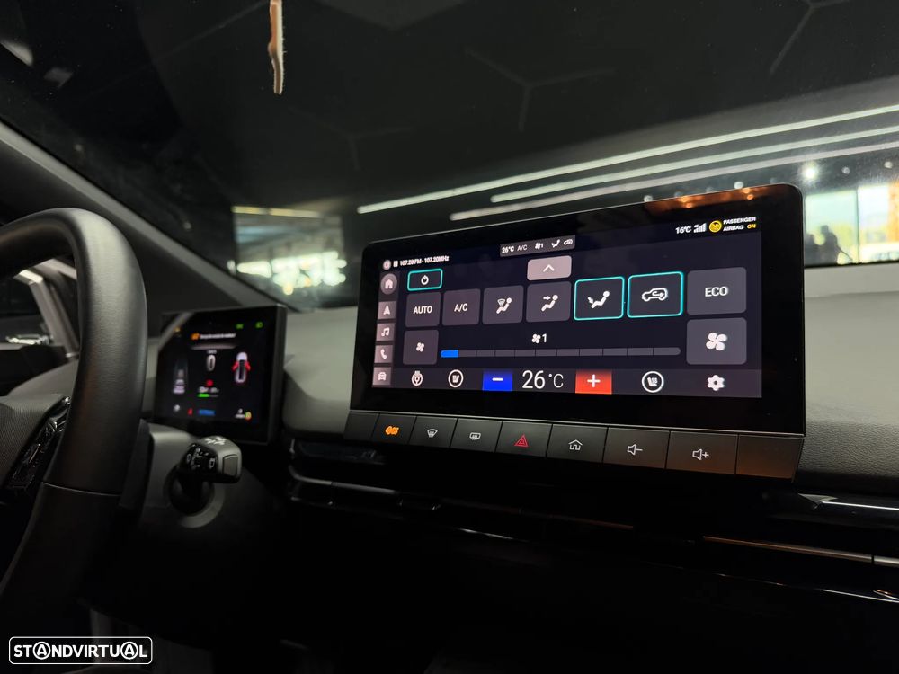 MG MG4 64 kWh Luxury - 18