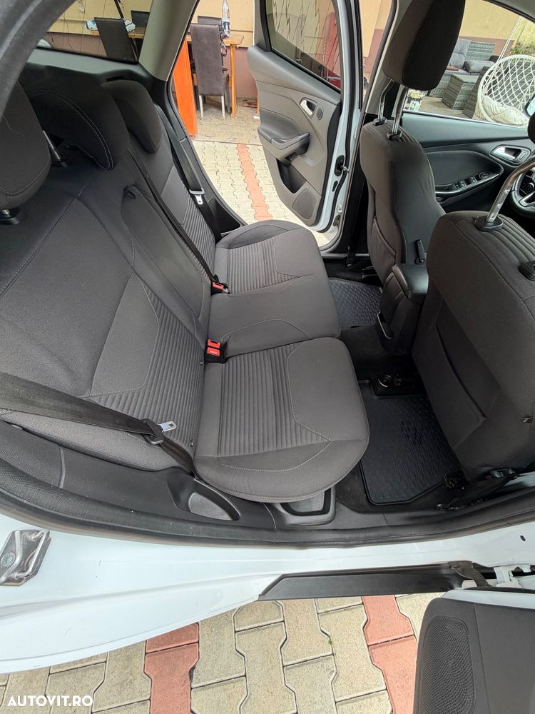 Ford Focus 1.0 EcoBoost Titanium - 12