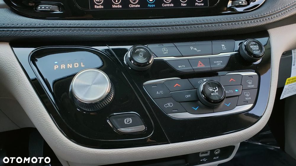 Chrysler Pacifica - 17