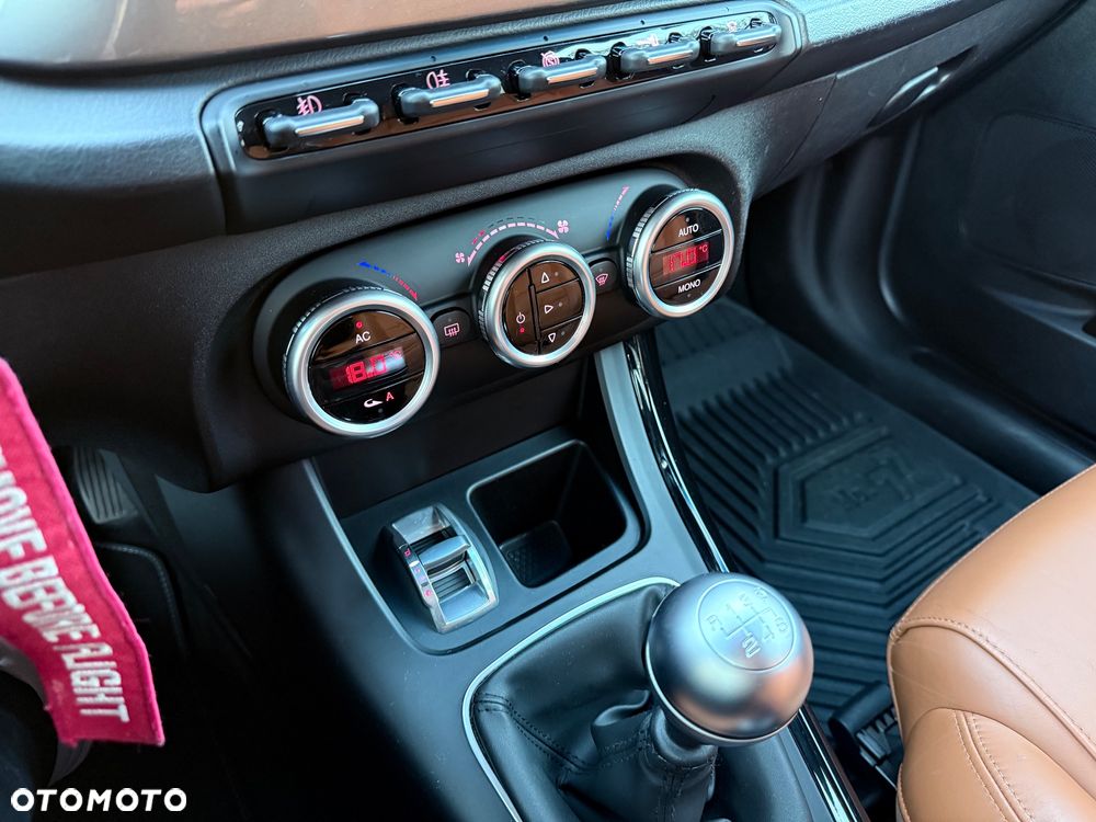 Alfa Romeo Giulietta 1.4 TB MultiAir Distinctive - 36