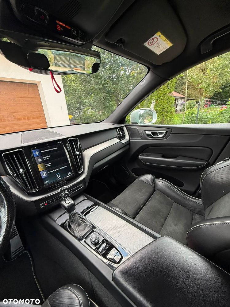 Volvo XC 60 D4 AWD R-Design - 12