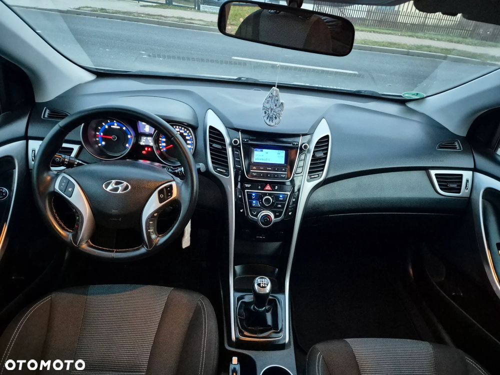 Hyundai i30 1.6 CRDi Fifa World Cup Edition - 7