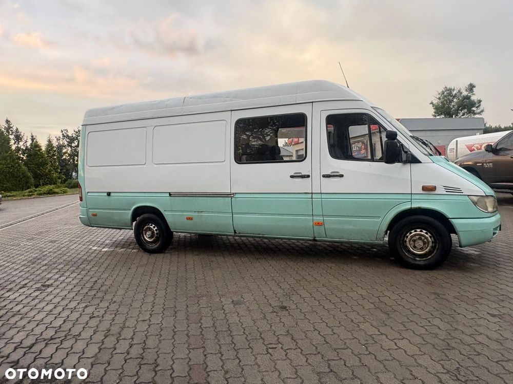 Mercedes-Benz Sprinter - 12