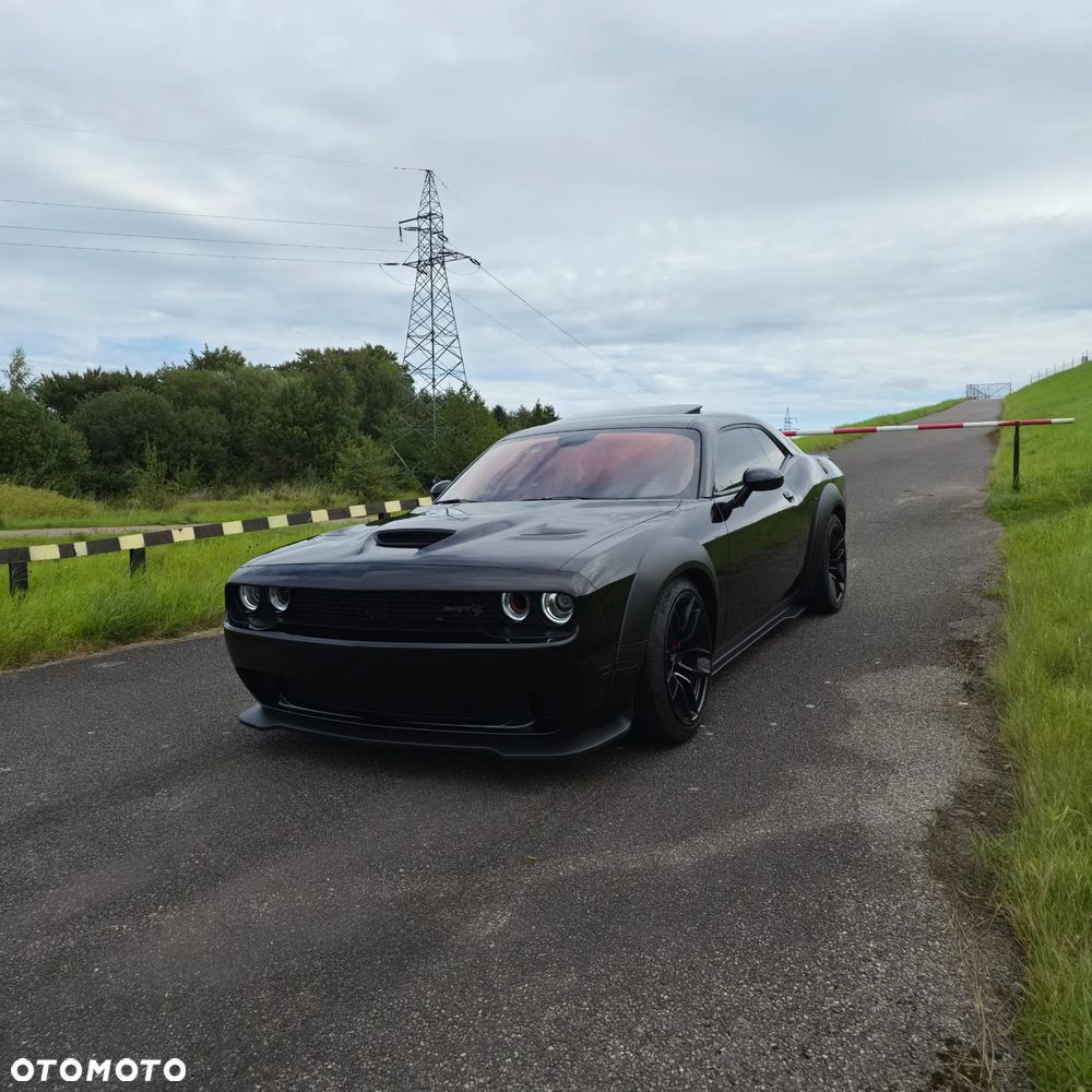 Dodge Challenger - 28