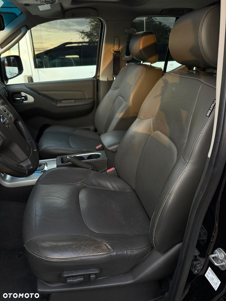 Nissan Navara 3.0 D V6 Platinum Long EU5 - 26