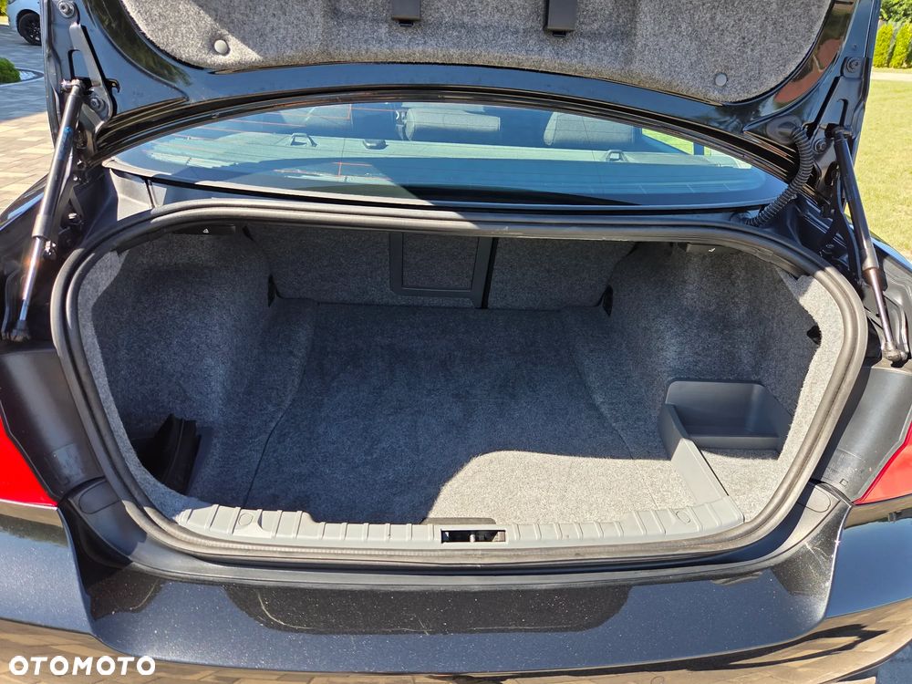 BMW Seria 3 318d DPF Edition Exclusive - 27