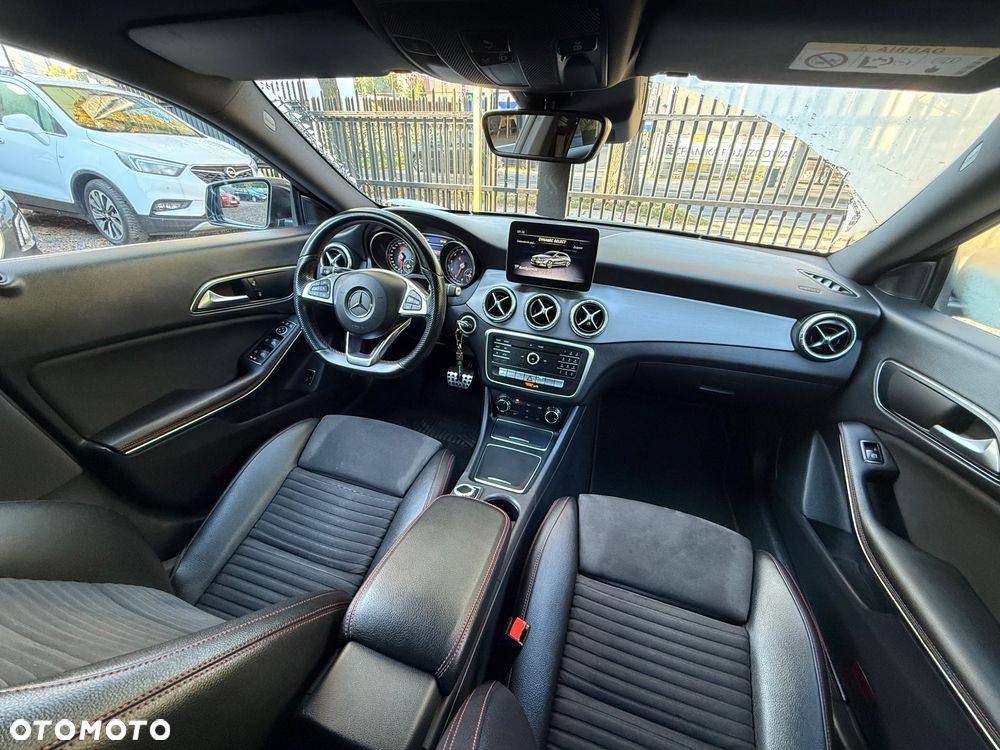Mercedes-Benz CLA 180 7G-DCT AMG Line - 30