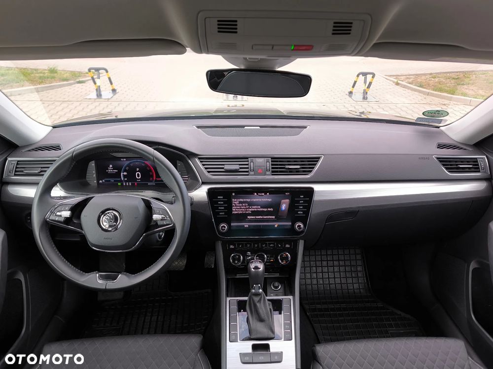 Skoda Superb 2.0 TDI SCR Ambition DSG - 9
