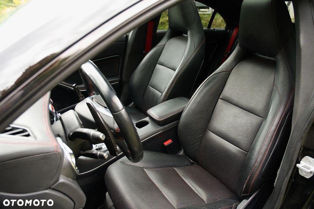Mercedes-Benz CLA - 9